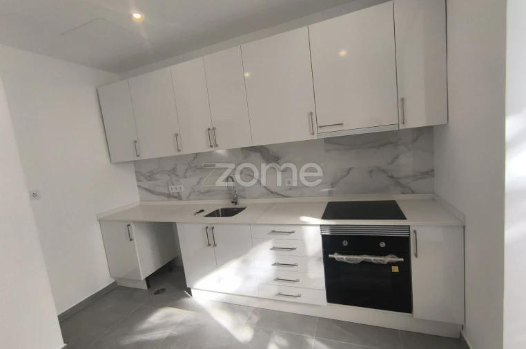 Apartamento T1 para Arrendamento em Avenidas Novas Foto 8