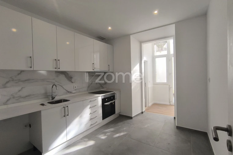 Apartamento T1 para Arrendamento em Avenidas Novas Foto 6