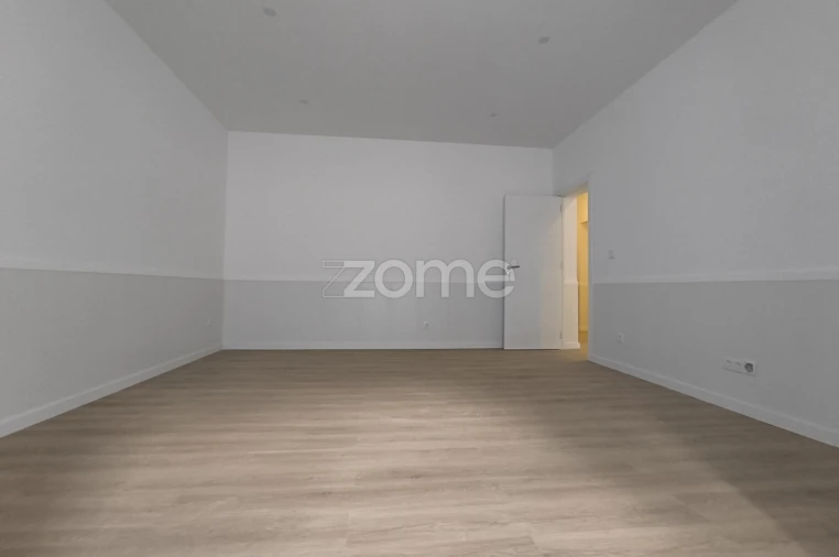 Apartamento T1 para Arrendamento em Avenidas Novas Foto 2