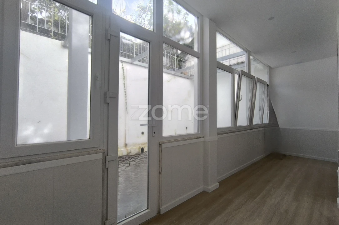 Apartamento T1 para Arrendamento em Avenidas Novas Foto 5