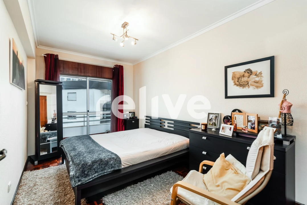 Apartamento T2 para Venda em Queluz e Belas Foto 1