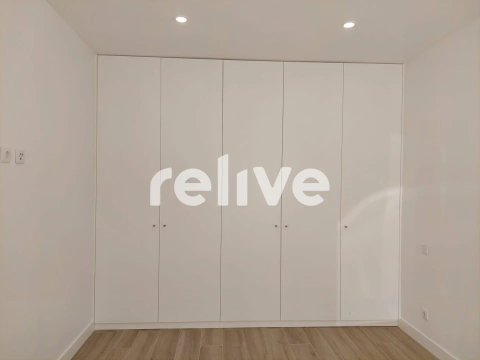 Apartamento T2 para Venda em Santa Maria, São Pedro e Matacães Foto 16