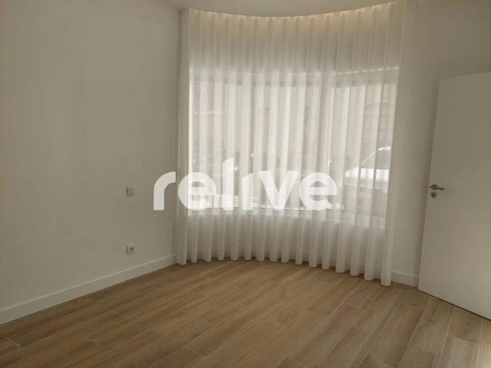 Apartamento T2 para Venda em Santa Maria, São Pedro e Matacães Foto 14