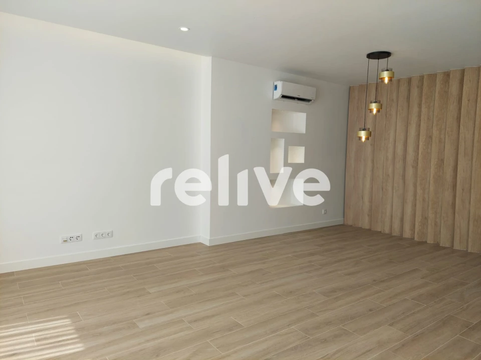 Apartamento T2 para Venda em Santa Maria, São Pedro e Matacães Foto 4