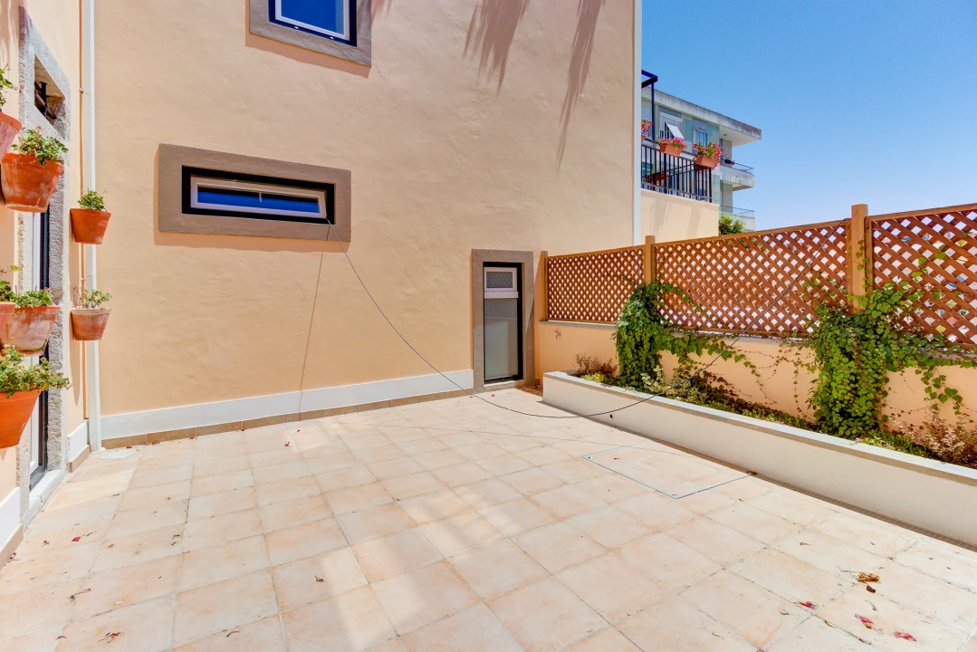 Apartamento T2 para Venda em Massamá e Monte Abraão Foto 1