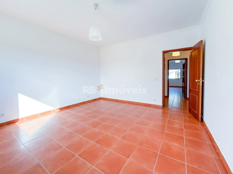 Moradia T3 para Venda em Serra e Junceira Foto 37