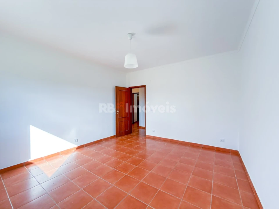 Moradia T3 para Venda em Serra e Junceira Foto 43