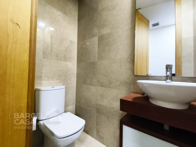 Apartamento T2 para Venda em Arcozelo Foto 19