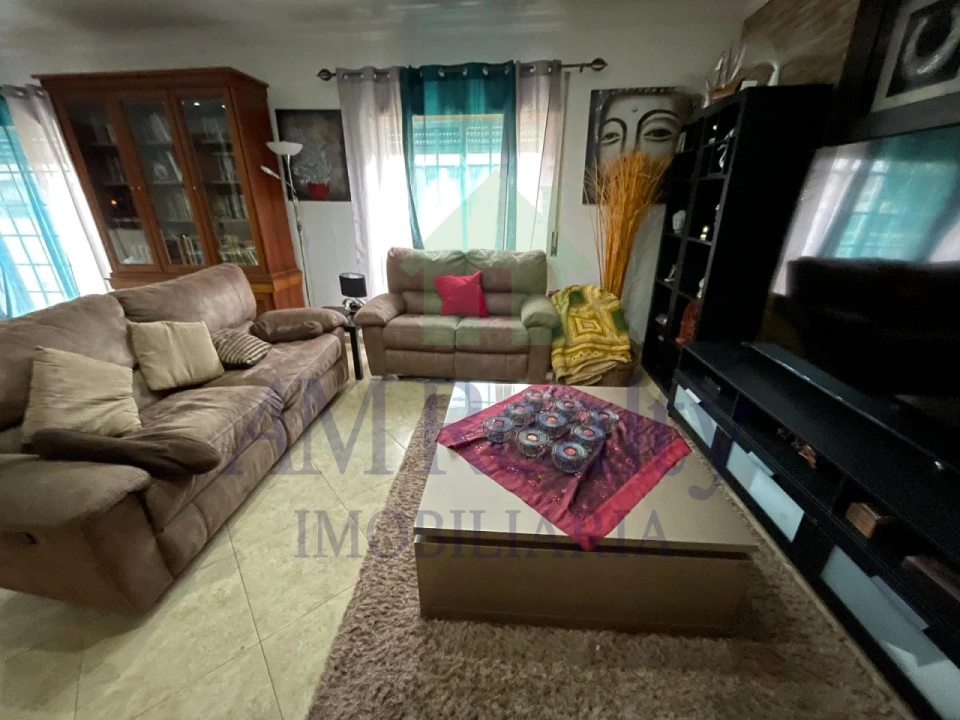 Moradia T4 para Venda em Atouguia da Baleia Foto 16