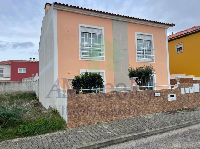 Moradia T4 para Venda em Atouguia da Baleia Foto 37