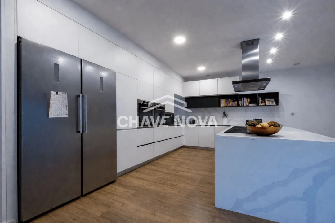 Moradia T4 para Venda em Milheiros Foto 17