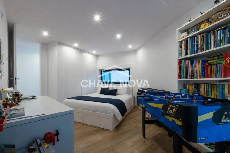 Moradia T4 para Venda em Milheiros Foto 9