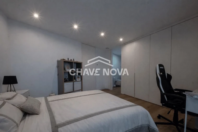 Moradia T4 para Venda em Milheiros Foto 15