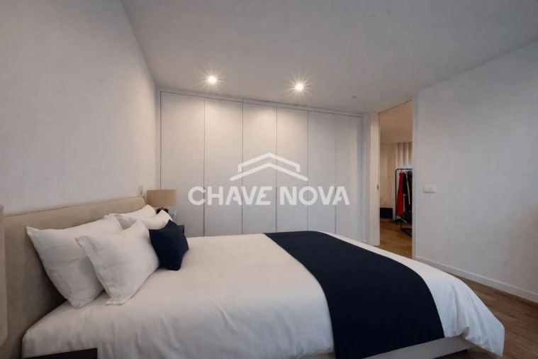 Moradia T4 para Venda em Milheiros Foto 21