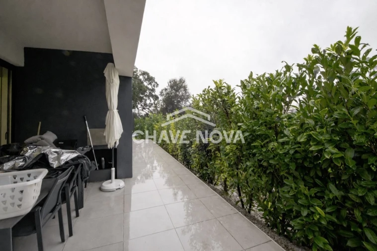 Moradia T4 para Venda em Milheiros Foto 24