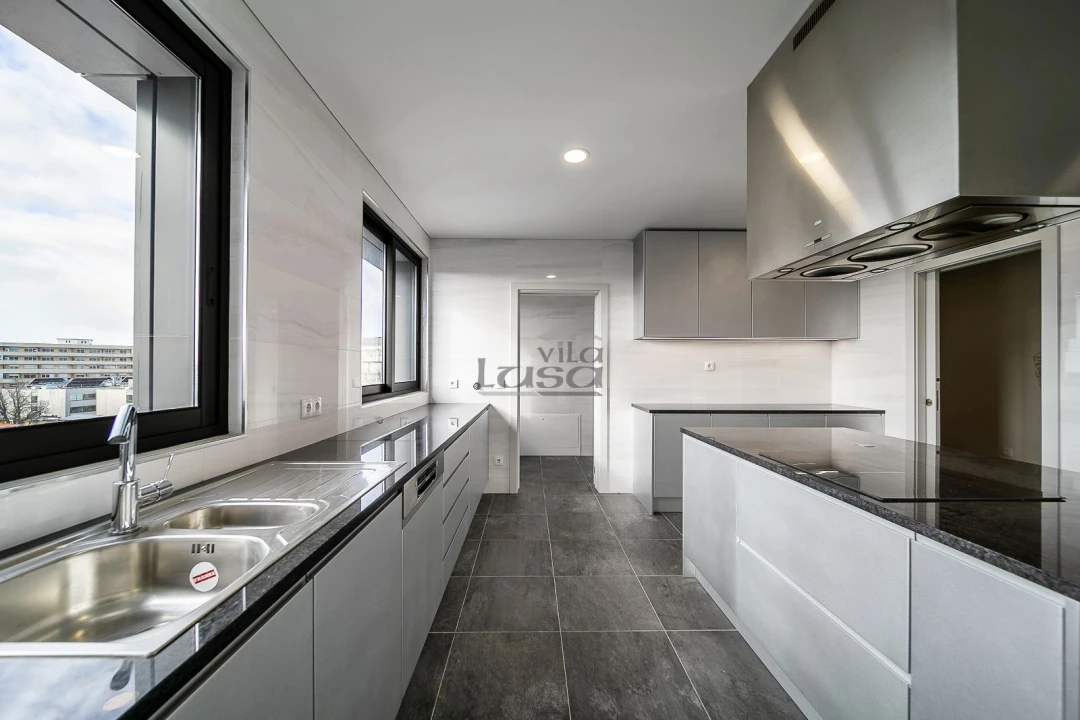Apartamento T4 para Venda em Cedofeita, Santo Ildefonso, Sé, Miragaia, São Nicolau e Vitória Foto 7