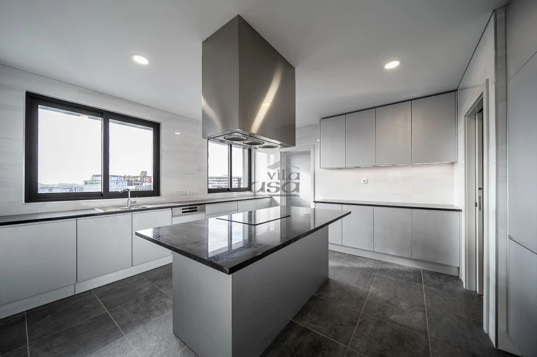 Apartamento T4 para Venda em Cedofeita, Santo Ildefonso, Sé, Miragaia, São Nicolau e Vitória Foto 8