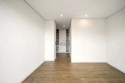 Apartamento T4 para Venda em Cedofeita, Santo Ildefonso, Sé, Miragaia, São Nicolau e Vitória