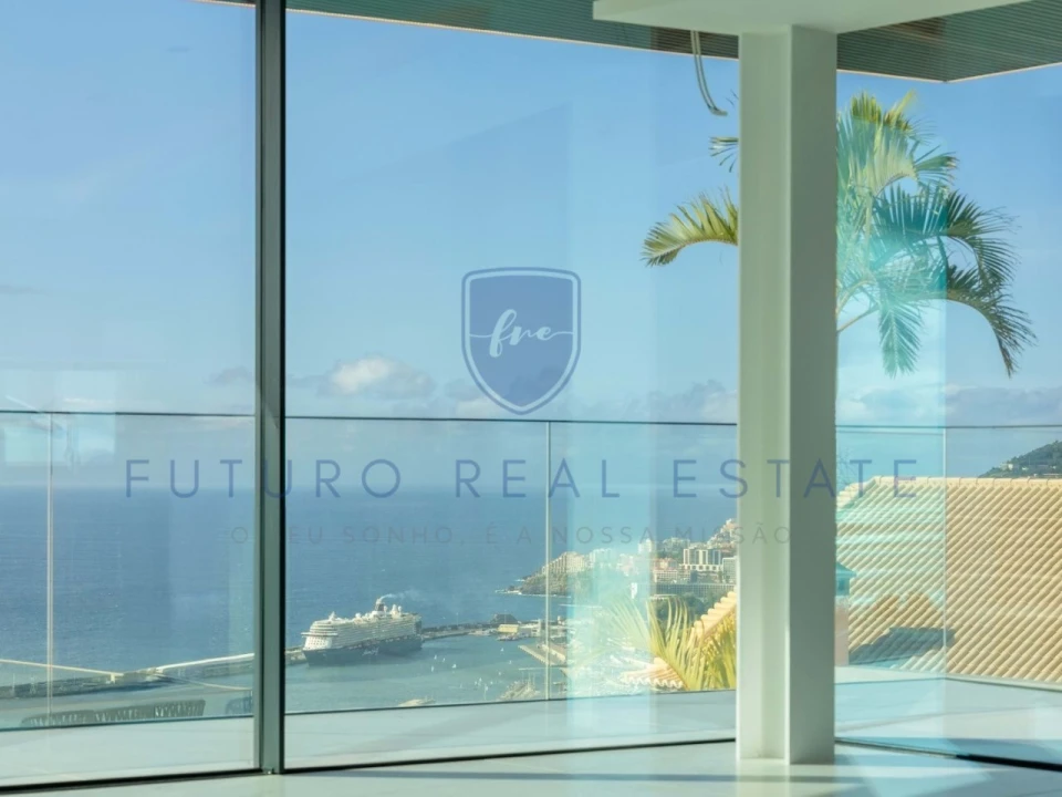 Moradia T4 para Venda em Funchal (Santa Maria Maior) Foto 2