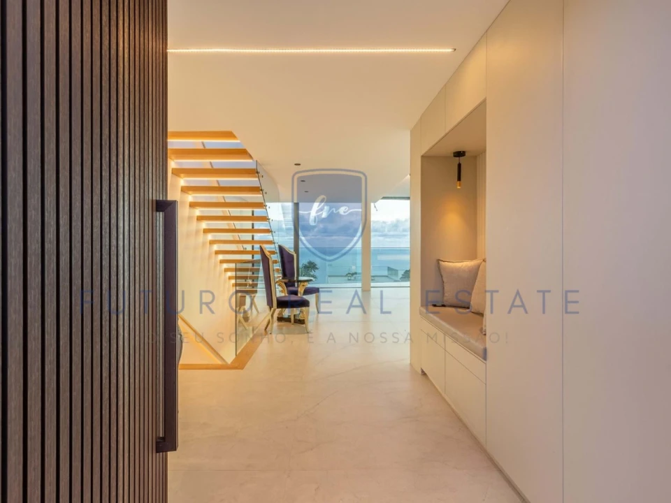 Moradia T4 para Venda em Funchal (Santa Maria Maior) Foto 3