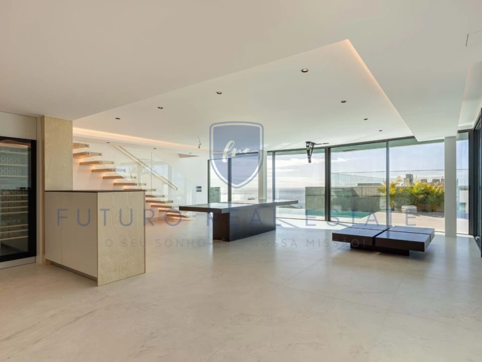 Moradia T4 para Venda em Funchal (Santa Maria Maior) Foto 7