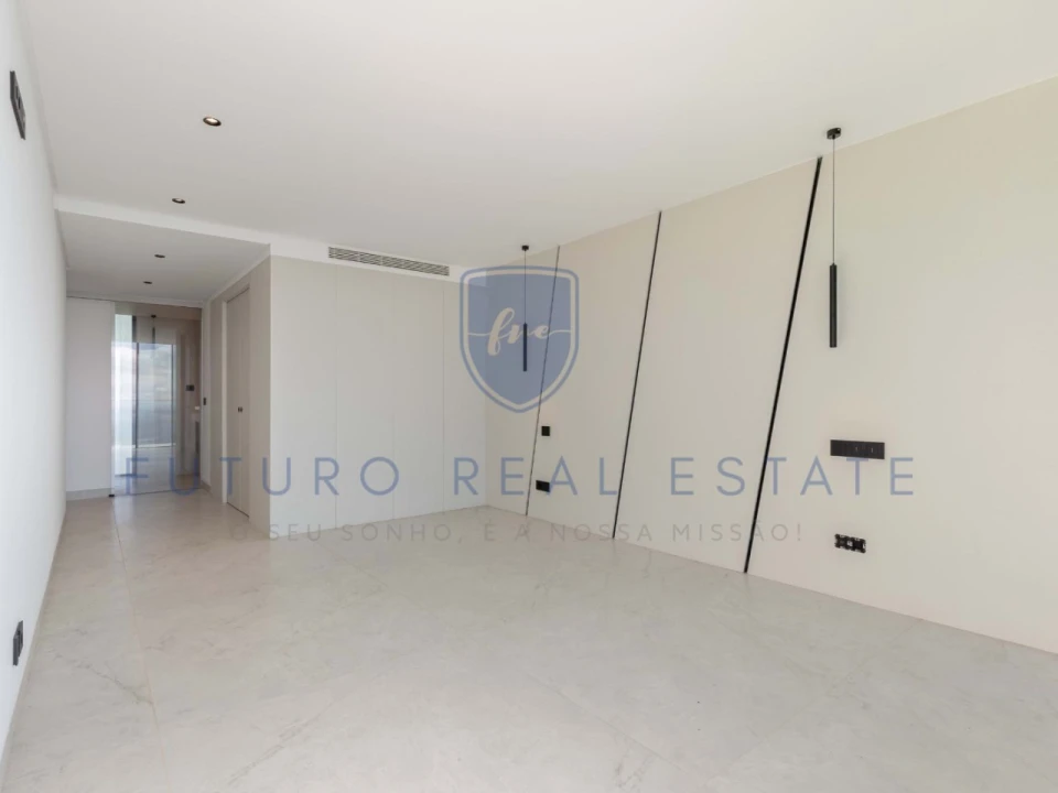 Moradia T4 para Venda em Funchal (Santa Maria Maior) Foto 20