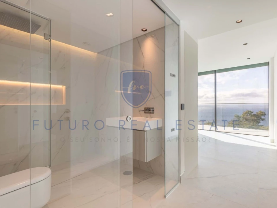 Moradia T4 para Venda em Funchal (Santa Maria Maior) Foto 25