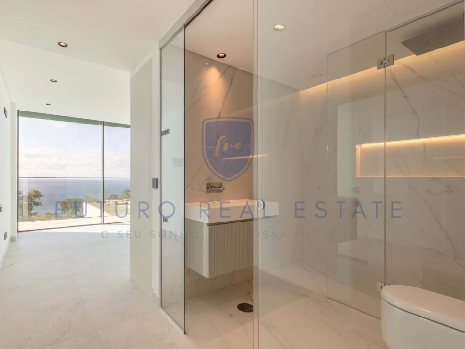 Moradia T4 para Venda em Funchal (Santa Maria Maior) Foto 26