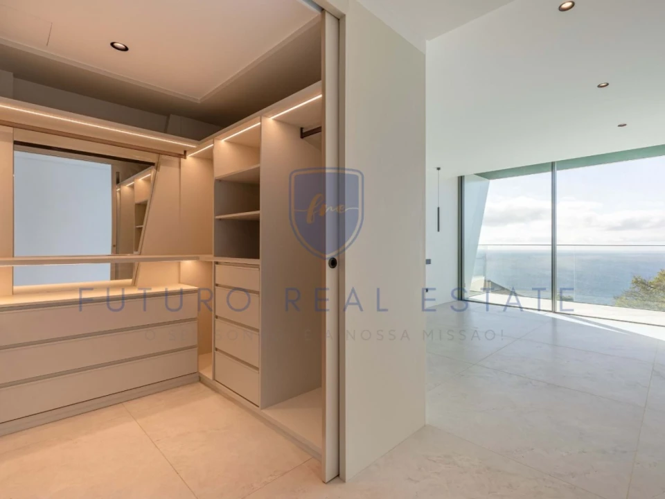 Moradia T4 para Venda em Funchal (Santa Maria Maior) Foto 29