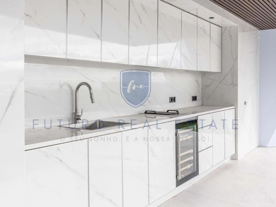 Moradia T4 para Venda em Funchal (Santa Maria Maior) Foto 15