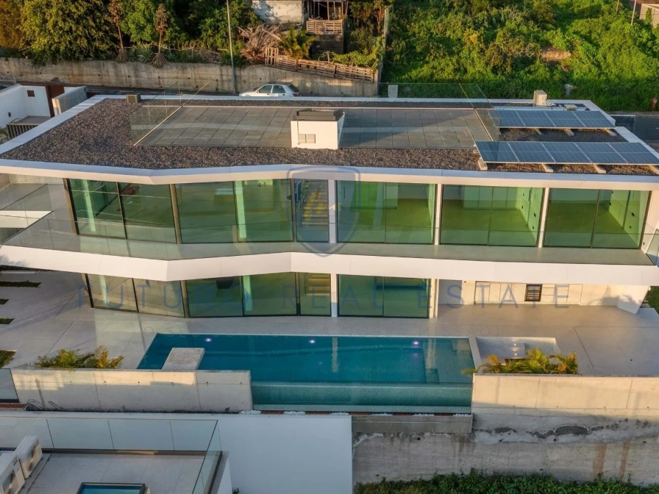 Moradia T4 para Venda em Funchal (Santa Maria Maior) Foto 39