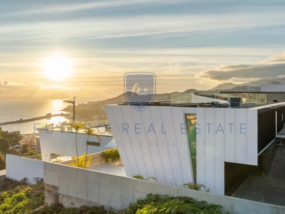 Moradia T4 para Venda em Funchal (Santa Maria Maior) Foto 46