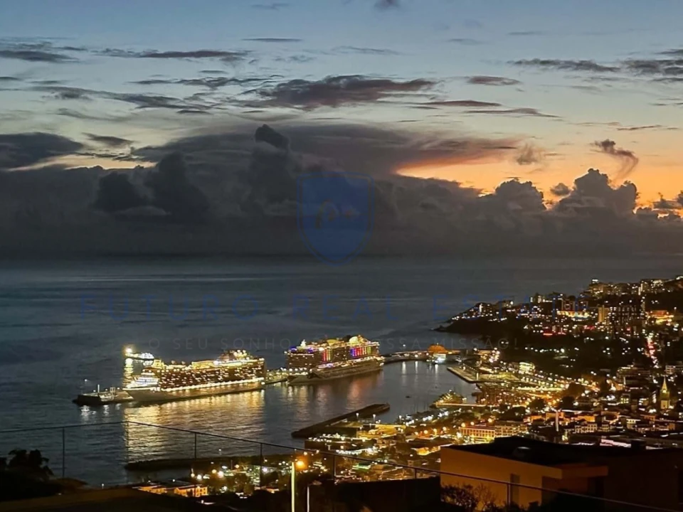 Moradia T4 para Venda em Funchal (Santa Maria Maior) Foto 60