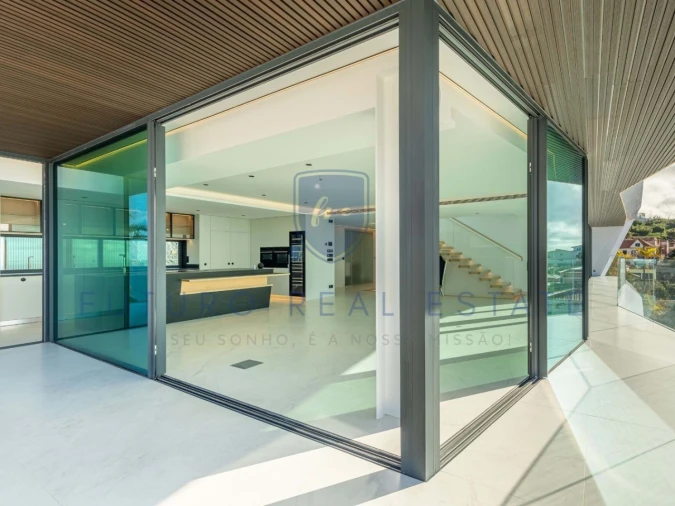 Moradia T4 para Venda em Funchal (Santa Maria Maior) Foto 17