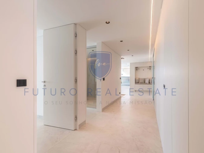 Moradia T4 para Venda em Funchal (Santa Maria Maior) Foto 19