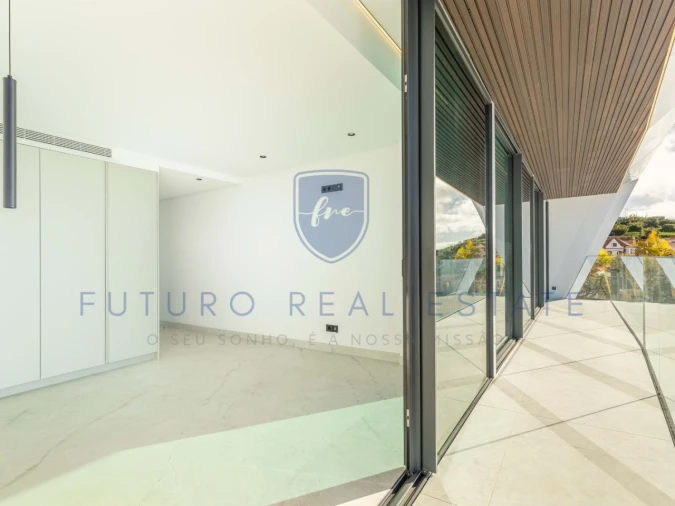 Moradia T4 para Venda em Funchal (Santa Maria Maior) Foto 23