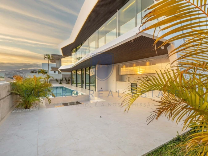 Moradia T4 para Venda em Funchal (Santa Maria Maior) Foto 42