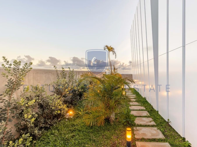 Moradia T4 para Venda em Funchal (Santa Maria Maior) Foto 41