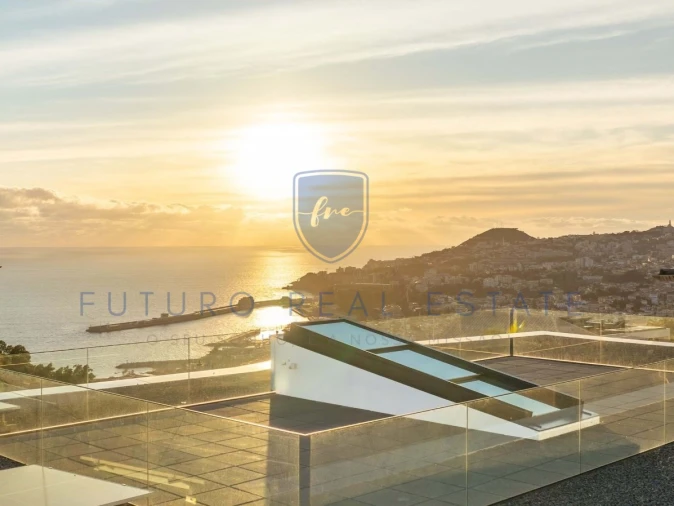 Moradia T4 para Venda em Funchal (Santa Maria Maior) Foto 54