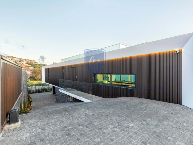 Moradia T4 para Venda em Funchal (Santa Maria Maior) Foto 55