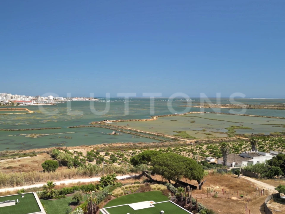 Moradia T4 para Venda em Montenegro Foto 10