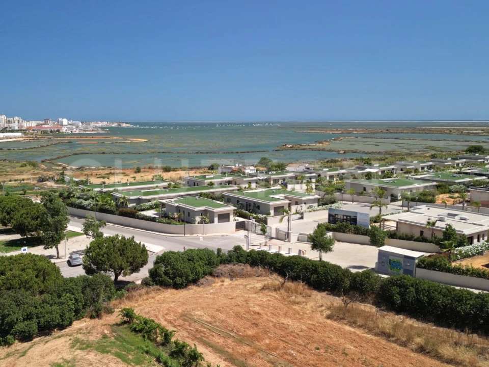 Moradia T4 para Venda em Montenegro Foto 28