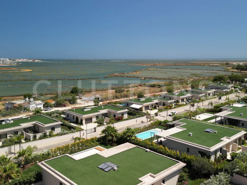 Moradia T4 para Venda em Montenegro Foto 36