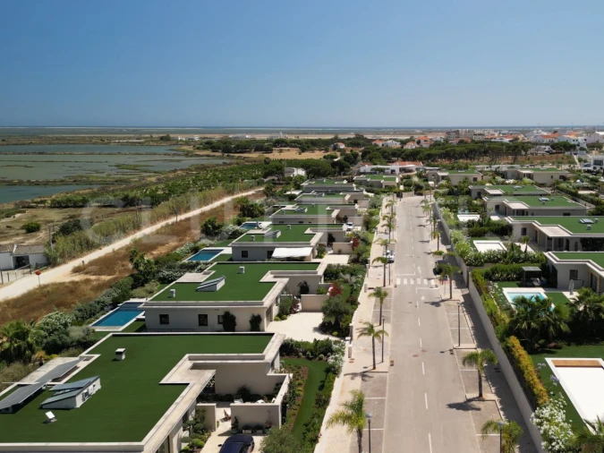 Moradia T4 para Venda em Montenegro Foto 38