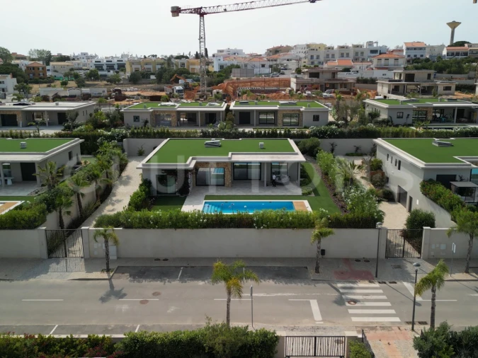 Moradia T4 para Venda em Montenegro Foto 45