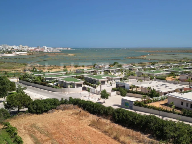Moradia T4 para Venda em Montenegro Foto 50