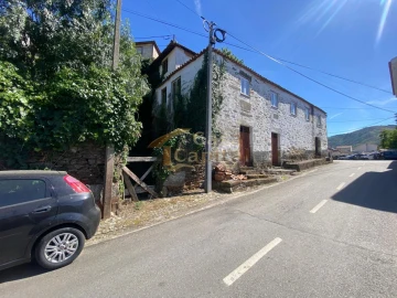 Moradia T5 para Venda em Louredo e Fornelos