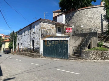 Moradia T5 para Venda em Louredo e Fornelos