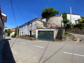 Moradia T5 para Venda em Louredo e Fornelos