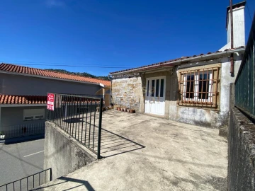 Moradia T5 para Venda em Louredo e Fornelos